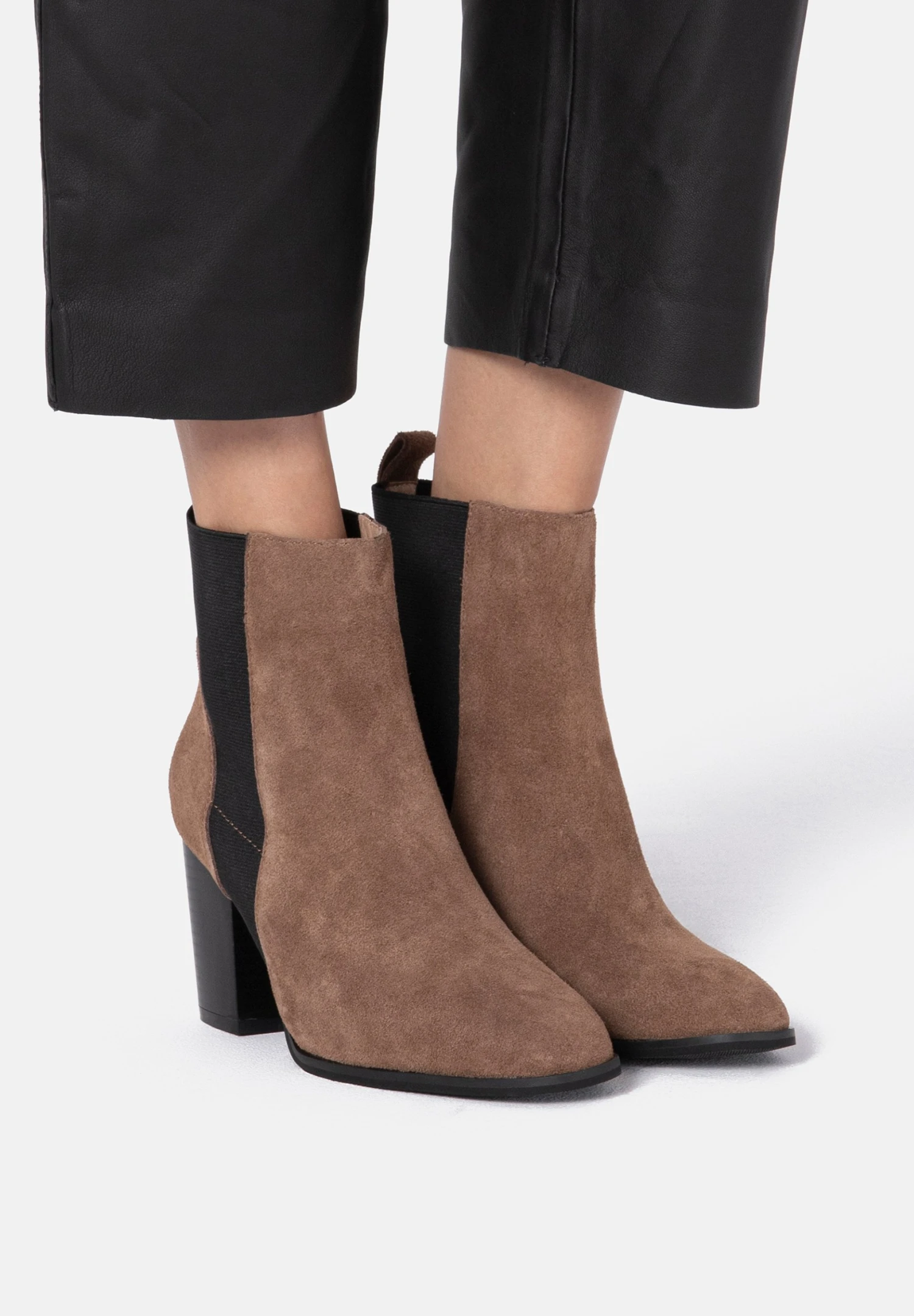 L37 Behind The TreesTronchettiBrown Donna Stivaletti 0LF11N038-O11 1 L37 Behind The TreesTronchettiBrown Donna Stivaletti 0LF11N038-O11