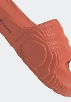 Adidas Originals Adilette 22 UnisexCiabatte Da MarePreloved Red/Preloved Red/Core Black Donna Scarpe AD115G022-G11 10 Adidas Originals Adilette 22 UnisexCiabatte Da MarePreloved Red/Preloved Red/Core Black Donna Scarpe AD115G022-G11 -Chic Scarpe Negozio 7724813f432147d4a9543d6f7e10b629