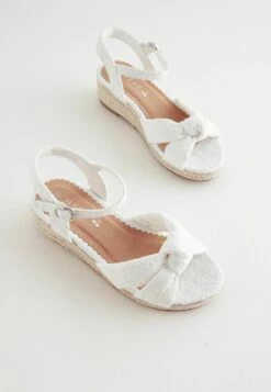 Next Knot Detail Wedgesfit (F)SandaliWhite Broderie Bambini Sandali NX313G0EP-A11 9 Next Knot Detail Wedgesfit (F)SandaliWhite Broderie Bambini Sandali NX313G0EP-A11 -Chic Scarpe Negozio 77839481952b4186afcda5258bdb7a96