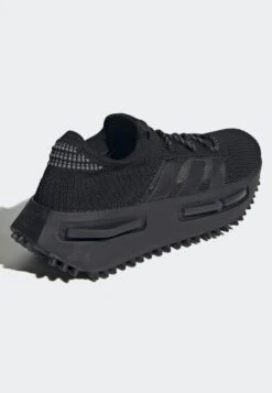 Adidas Originals Nmd_S1 UnisexSneakers BasseCore Black Grey Four Cloud White Uomo Scarpe AD115O1J9-Q11 -Chic Scarpe Negozio 7e258671222b4c6bb386418f66a514c5