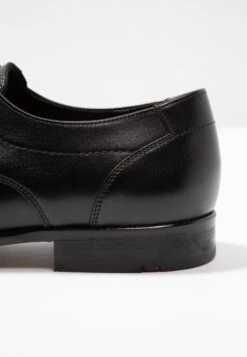 Lloyd Manon - Stringate Eleganti - Schwarz 11 Lloyd Manon - Stringate Eleganti - Schwarz -Chic Scarpe Negozio 7f39156c5f114745b09e0a68aeeacc20