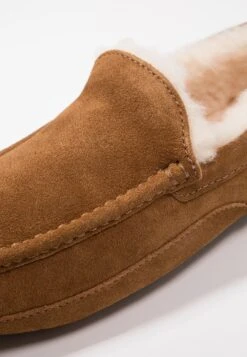 Ugg AscotPantofoleCognac Uomo Pantofole UG112I00I-O12 -Chic Scarpe Negozio 803cda8a8be541ac8d9c90a02f7c7f17