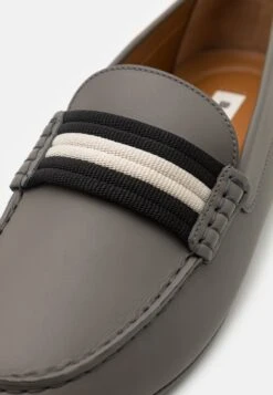 Bally KansanMocassiniDark Mineral Uomo Scarpe Basse 23B12C01G-C11 11 Bally KansanMocassiniDark Mineral Uomo Scarpe Basse 23B12C01G-C11 -Chic Scarpe Negozio 80886069697a438e8f962be4d4360fcc