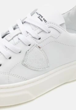 Philippe Model Unisex - Sneakers Basse - White/Silver 11 Philippe Model Unisex - Sneakers Basse - White/Silver -Chic Scarpe Negozio 83e6821d7a46452fb8f32fb05c579721