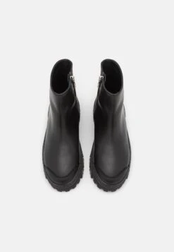 Patrizia Pepe Stivaletti Con PlateauNero Donna Stivaletti P1411A05M-Q11 -Chic Scarpe Negozio 846112b6cc4d4b2a831505d30d7fd9af