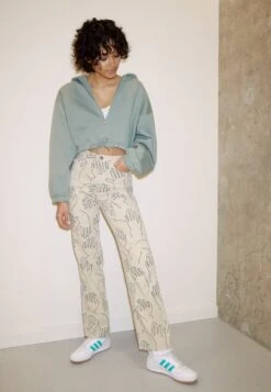 Adidas Originals Forum MidSneakers AlteFootwear White/Mint Rush/Gum Donna Scarpe AD111A1SF-A13 11 Adidas Originals Forum MidSneakers AlteFootwear White/Mint Rush/Gum Donna Scarpe AD111A1SF-A13 -Chic Scarpe Negozio 85e99fc19edd491c99a724842dfb8485