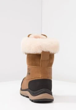 Ugg AdirondackStivali Da Neve Chestnut Donna Stivali UG111X027-O11 13 Ugg AdirondackStivali Da Neve Chestnut Donna Stivali UG111X027-O11 -Chic Scarpe Negozio 87e76589e8f44584866488c6279b74f7