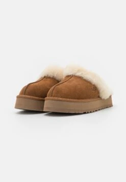 Ugg Disquette - Pantofole - Chestnut 12 Ugg Disquette - Pantofole - Chestnut -Chic Scarpe Negozio 8b553ca615ce4fa7ab46eb64ab2c8ed0