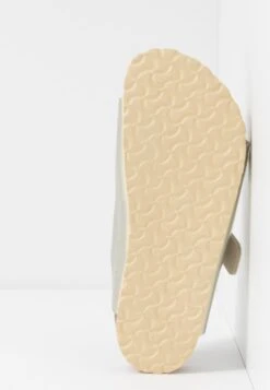 Birkenstock ArizonaPantofoleElectric Metallic Gold Bambini Pantofole BI113G02Y-F11 11 Birkenstock ArizonaPantofoleElectric Metallic Gold Bambini Pantofole BI113G02Y-F11 -Chic Scarpe Negozio 8eab90f5a7874df9b0594e3635fb850a