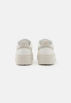 COPENHAGEN Cph1Sneakers BasseOff White Donna Sneakers COY11A07V-A11 9 COPENHAGEN Cph1Sneakers BasseOff White Donna Sneakers COY11A07V-A11 -Chic Scarpe Negozio 903dcdb3b0f0494e9c70f9ae2eb6084b