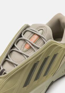 Adidas Originals Ozrah UnisexSneakers BasseOrbit Green/Feather Grey/Shadow Olive Uomo Scarpe AD115O1FP-N11 11 Adidas Originals Ozrah UnisexSneakers BasseOrbit Green/Feather Grey/Shadow Olive Uomo Scarpe AD115O1FP-N11 -Chic Scarpe Negozio 90abc74b213d4a55a798b28091a13a2e