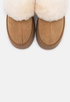 Ugg Funkette - Pantofole - Chestnut 9 Ugg Funkette - Pantofole - Chestnut -Chic Scarpe Negozio 9306b3661e5d4014a937d49ca8b0ac7e