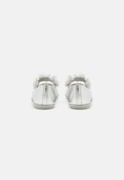 Primigi Ballerine Con Cinturino - Argento 8 Primigi Ballerine Con Cinturino - Argento -Chic Scarpe Negozio 972fb0150d66428ab834cd4b0b3540ef