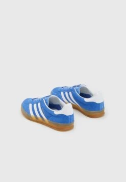 Adidas Originals Gazelle IndoorSneakers BasseBlue Fusion Cloud White Gold Metallic Donna Sneakers AD111A280-K11 -Chic Scarpe Negozio 9971a8584a274452a1d2983cb377a61c