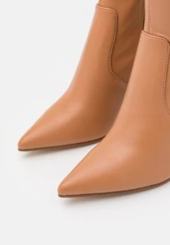 Steve Madden Late NightStivali Sopra Il GinocchioTan Paris Donna Scarpe ST311A0QM-B11 11 Steve Madden Late NightStivali Sopra Il GinocchioTan Paris Donna Scarpe ST311A0QM-B11 -Chic Scarpe Negozio a1c13c83253947cb9863f6e72198ebce