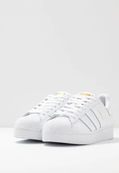 Adidas Originals Superstar BoldSneakers BasseFootwear White/Gold Metallic Donna Scarpe AD111A0ZE-A12 15 Adidas Originals Superstar BoldSneakers BasseFootwear White/Gold Metallic Donna Scarpe AD111A0ZE-A12 -Chic Scarpe Negozio a39b7f9e178d4ea5a1bc3422901f8359