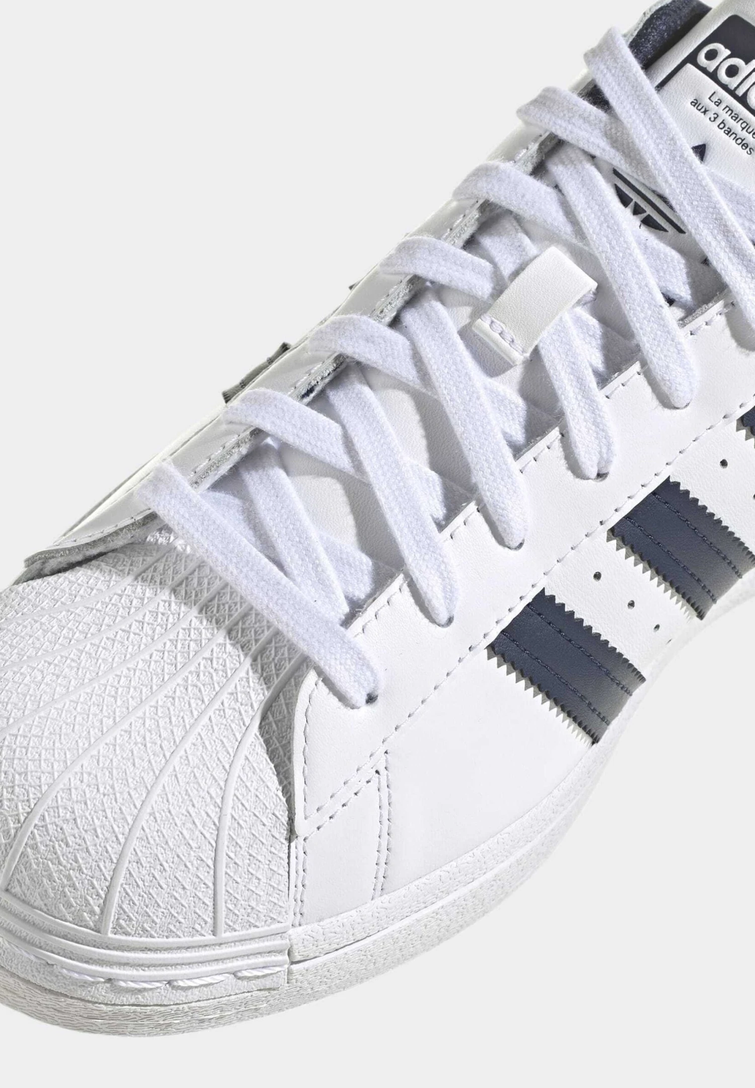 Adidas Originals Superstar UnisexSneakers BasseCloud White Cloud White Gold Metallic Uomo Scarpe AD115O0IX-A21 6 Adidas Originals Superstar UnisexSneakers BasseCloud White Cloud White Gold Metallic Uomo Scarpe AD115O0IX-A21 - immagine 6