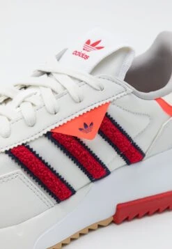 Adidas Originals Retropy F2 UnisexSneakers BasseCore White/Better Scarlet/Solar Red Uomo Scarpe AD115O1IQ-A12 11 Adidas Originals Retropy F2 UnisexSneakers BasseCore White/Better Scarlet/Solar Red Uomo Scarpe AD115O1IQ-A12 -Chic Scarpe Negozio a5dc8569d4044d84adc0be5ee35dcced
