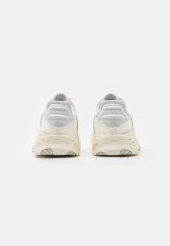 Adidas Originals Niteball UnisexSneakers BasseCore White/Grey One/Off White Uomo Scarpe AD115O1ID-A11 8 Adidas Originals Niteball UnisexSneakers BasseCore White/Grey One/Off White Uomo Scarpe AD115O1ID-A11 -Chic Scarpe Negozio a5f63ba3662b4a7ba3786ae82aaea2d6