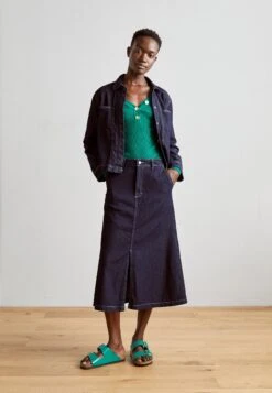 Birkenstock Arizona PantofoleHigh Shine Green Donna Pantofole BI111A129-M11 11 Birkenstock Arizona PantofoleHigh Shine Green Donna Pantofole BI111A129-M11 -Chic Scarpe Negozio a9e5f6acbf0d4f8fb5f1d6c246a0d153