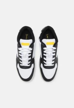 Lacoste T-Clip - Sneakers Basse - White/Black 9 Lacoste T-Clip - Sneakers Basse - White/Black -Chic Scarpe Negozio aff2a8417fa345e99c4742137deae776