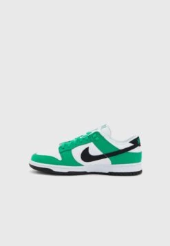 Nike Sportswear Dunk Low UnisexSneakers BasseStadium Green/Black/White Uomo Sneaker NI115O04Q-M11 11 Nike Sportswear Dunk Low UnisexSneakers BasseStadium Green/Black/White Uomo Sneaker NI115O04Q-M11 -Chic Scarpe Negozio b56254f6118648ae9dc528b8a1ceb179