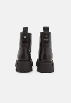 Buffalo Escape Frontzip WarmStivaletti Con PlateauBlack Donna Stivaletti BU311N0FG-Q11 7 Buffalo Escape Frontzip WarmStivaletti Con PlateauBlack Donna Stivaletti BU311N0FG-Q11 -Chic Scarpe Negozio b72683bc0a9941ee9d6eaff96b3478e9