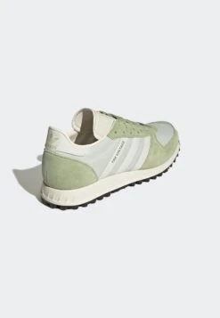 Adidas Originals Adidas Trx Vintage UnisexSneakers BasseGreen Uomo Scarpe AD115O1E7-M11 17 Adidas Originals Adidas Trx Vintage UnisexSneakers BasseGreen Uomo Scarpe AD115O1E7-M11 -Chic Scarpe Negozio b8c72b04d1f547a4ae153e81807da448