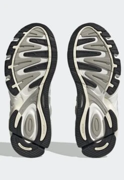 Adidas Originals Response ClSneakers BasseSilver Dawn Silver Violet Crystal White Uomo Scarpe AD111A25B-K11 14 Adidas Originals Response ClSneakers BasseSilver Dawn Silver Violet Crystal White Uomo Scarpe AD111A25B-K11 -Chic Scarpe Negozio bb3e549bdc0d486ea3ef2e172a699ca7