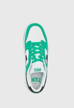 Nike Sportswear Dunk Low UnisexSneakers BasseStadium Green/Black/White Uomo Sneaker NI115O04Q-M11 10 Nike Sportswear Dunk Low UnisexSneakers BasseStadium Green/Black/White Uomo Sneaker NI115O04Q-M11 -Chic Scarpe Negozio c29aaa14a3da4e0189fdd120f7e02a07