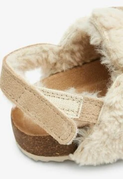 Next Pantofole - Ecru Cream Borg -Chic Scarpe Negozio c2ce5b4d551e440db288a6c2a06dba05