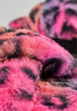 Next PantofoleBright Animal Print Bambini Pantofole NX313G0G5-J11 -Chic Scarpe Negozio c6d59fdbfa87475ea3bea9a24a19cb90