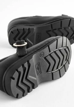 Next School Junior Ballerine Con CinturinoBlack Bambini Ballerine NX313A0BZ-Q11 8 Next School Junior Ballerine Con CinturinoBlack Bambini Ballerine NX313A0BZ-Q11 -Chic Scarpe Negozio c71e764e6a1e49f9bef336b9322590b9