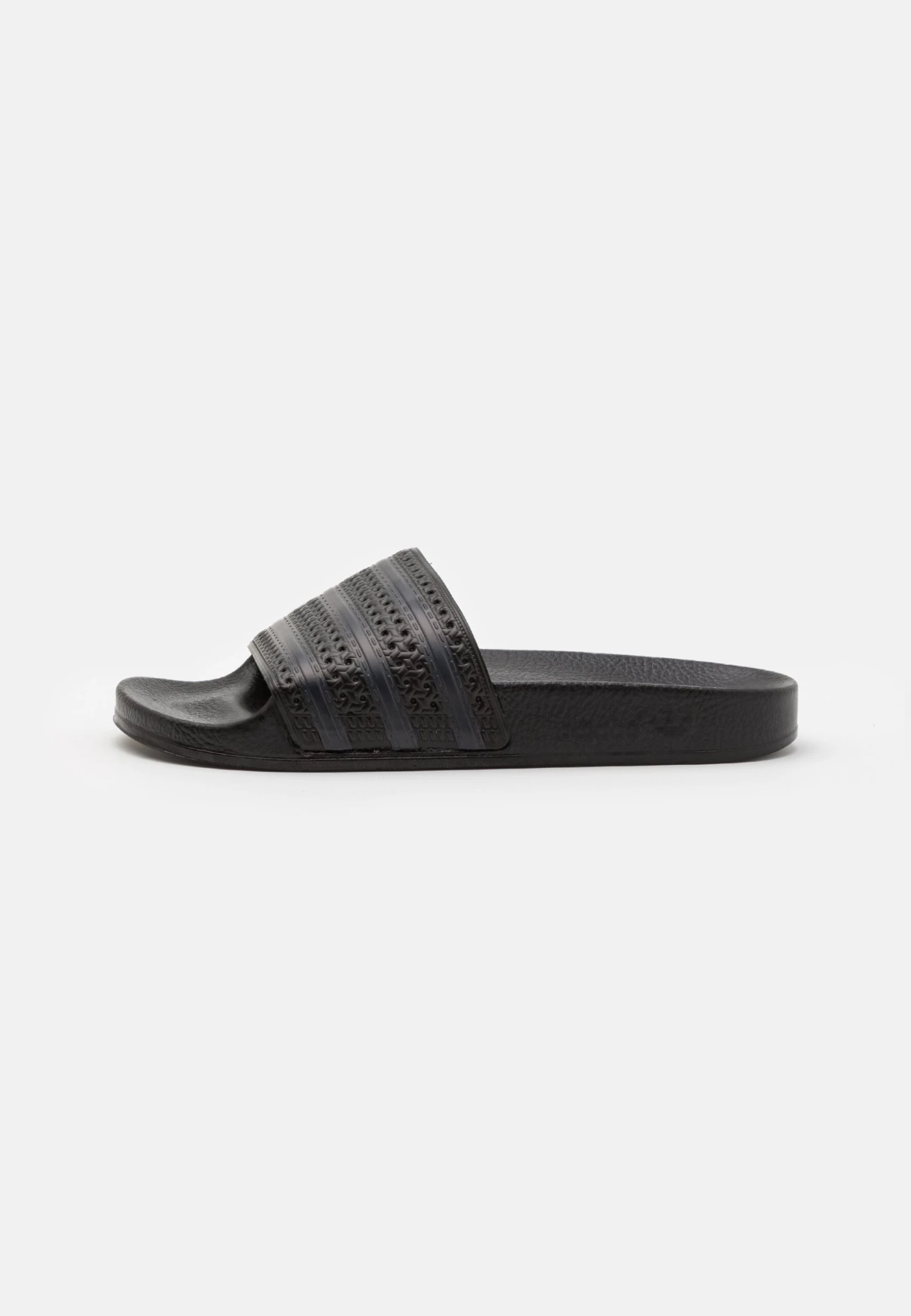 Adidas Originals Adilette UnisexCiabattineCore Black/Carbon Uomo Scarpe AD115G026-Q11 1 Adidas Originals Adilette UnisexCiabattineCore Black/Carbon Uomo Scarpe AD115G026-Q11