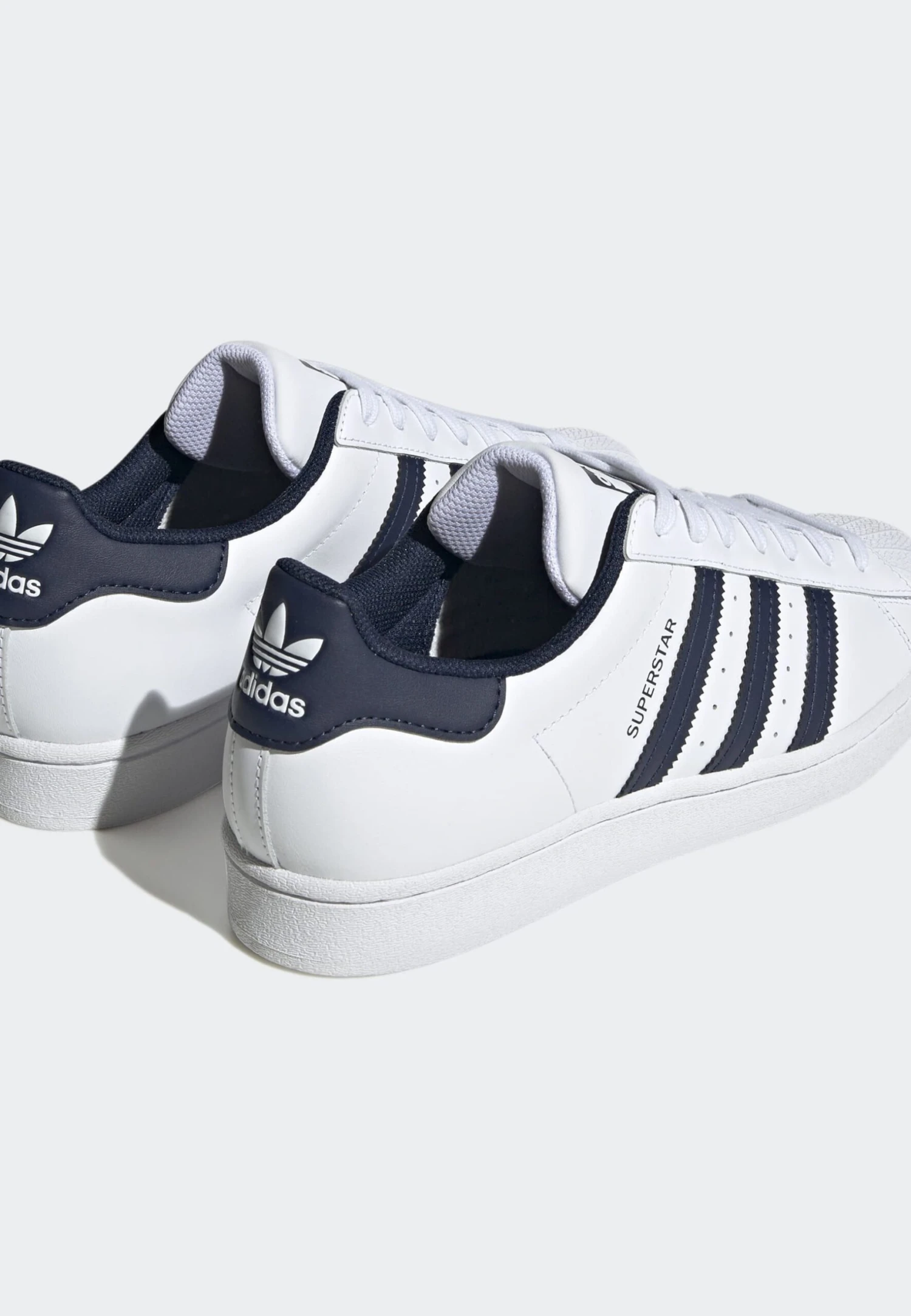 Adidas Originals Superstar UnisexSneakers BasseCloud White Cloud White Gold Metallic Uomo Scarpe AD115O0IX-A21 4 Adidas Originals Superstar UnisexSneakers BasseCloud White Cloud White Gold Metallic Uomo Scarpe AD115O0IX-A21 - immagine 4