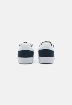 Lacoste Baseshot- Sneakers Basse - Navy/White 8 Lacoste Baseshot- Sneakers Basse - Navy/White -Chic Scarpe Negozio c9868d01bec5449285d11bcbb40b2e85