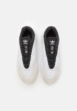 Adidas Originals Ozelia UnisexSneakers BasseFootwear White/Core Black Donna Scarpe AD115O1BJ-A11 -Chic Scarpe Negozio cec8079132de47a49c1f47b2f3ed8b1b