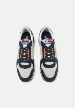 Napapijri Febos Sneakers BasseWhite/Navy Uomo Sneaker NA612O04I-A11 9 Napapijri Febos Sneakers BasseWhite/Navy Uomo Sneaker NA612O04I-A11 -Chic Scarpe Negozio cf16285d25ce441dafb23ff819e1c3c2