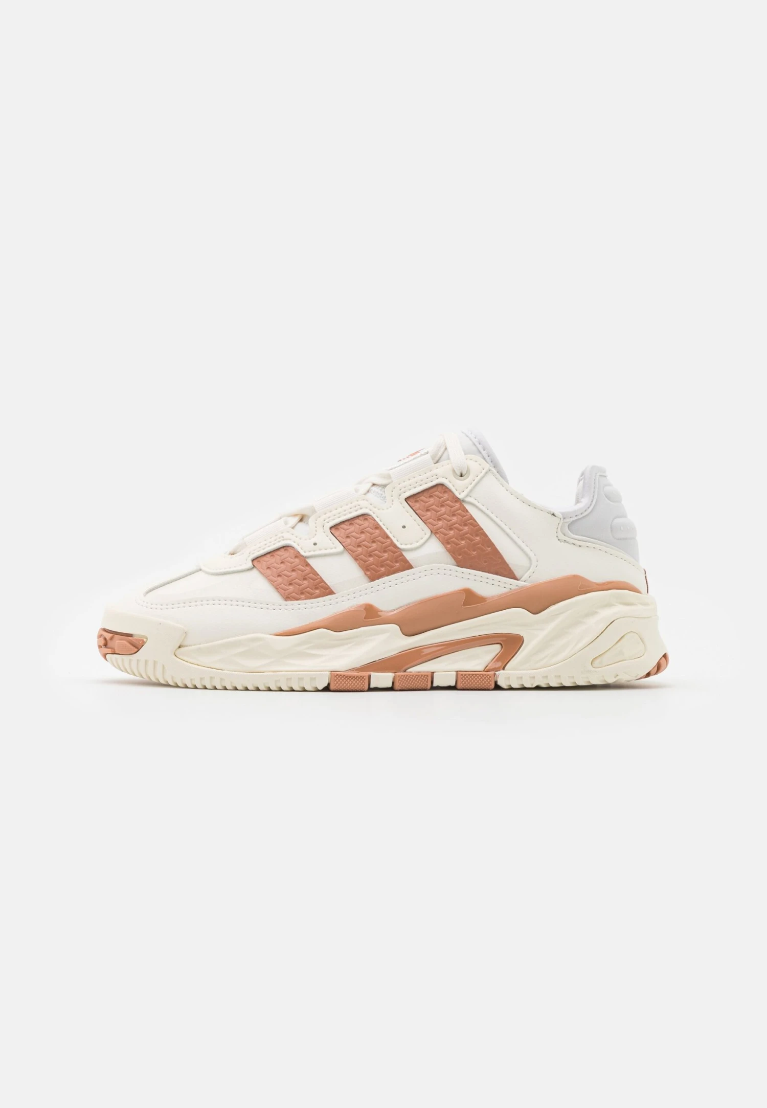 Adidas Originals Niteball UnisexSneakers BasseCore White/Clay Strata/Off White Uomo Scarpe AD115O1ID-A12 1 Adidas Originals Niteball UnisexSneakers BasseCore White/Clay Strata/Off White Uomo Scarpe AD115O1ID-A12