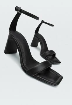 Stradivarius Wide Fit Absatzsandalen Mit Gesteppten Riemchen 19200974Sandali Con TaccoBlack Donna Tacchi Alti STH11A0I7-Q11 7 Stradivarius Wide Fit Absatzsandalen Mit Gesteppten Riemchen 19200974Sandali Con TaccoBlack Donna Tacchi Alti STH11A0I7-Q11 -Chic Scarpe Negozio d543756426bd41c18a2a71c4d184c06e