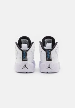 Jordan Jumpman Two Trey UnisexScarpe Da BasketWhite/Black/University Blue Bambini Sneakers JOC43A06E-A15 8 Jordan Jumpman Two Trey UnisexScarpe Da BasketWhite/Black/University Blue Bambini Sneakers JOC43A06E-A15 -Chic Scarpe Negozio d5f6e7eef84847fb8f0fdbe03e45297c