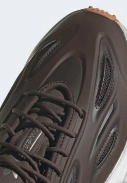 Adidas Originals Ozweego Celox UnisexSneakers BasseBrown Hazy Copper Core White Uomo Scarpe AD115O0VI-O12 15 Adidas Originals Ozweego Celox UnisexSneakers BasseBrown Hazy Copper Core White Uomo Scarpe AD115O0VI-O12 -Chic Scarpe Negozio d8f94206a45a4f2884a96d753fdecb80