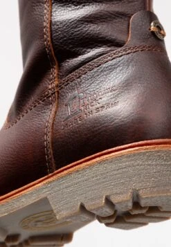 Panama Jack Fedro Igloo - Stivali Da Neve- Chestnust 11 Panama Jack Fedro Igloo - Stivali Da Neve- Chestnust -Chic Scarpe Negozio d942bd4e7412436187f742bbf4725356