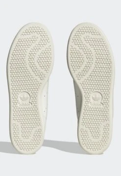 Adidas Originals Stan Smith UnisexSneakers BasseCore White Off White Preloved Blue Uomo Scarpe AD115O1I9-A11 14 Adidas Originals Stan Smith UnisexSneakers BasseCore White Off White Preloved Blue Uomo Scarpe AD115O1I9-A11 -Chic Scarpe Negozio e0317cc3347342b1a9d8134f2a9fa1f2