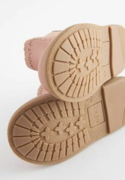 Next Chelsea Wide Fit G - Scarpe Primi Passi - Pink -Chic Scarpe Negozio e556bfe9d55f4f678c1d9e8188b87f6c