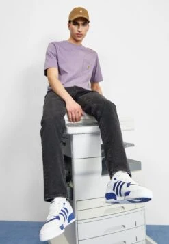 Adidas Originals Rivalry UnisexSneakers BasseFtwr White/Victory Blue/Vivid Red Uomo Scarpe AD115O1J2-A11 10 Adidas Originals Rivalry UnisexSneakers BasseFtwr White/Victory Blue/Vivid Red Uomo Scarpe AD115O1J2-A11 -Chic Scarpe Negozio e7499ba7b848419dbdb6b195509b023e