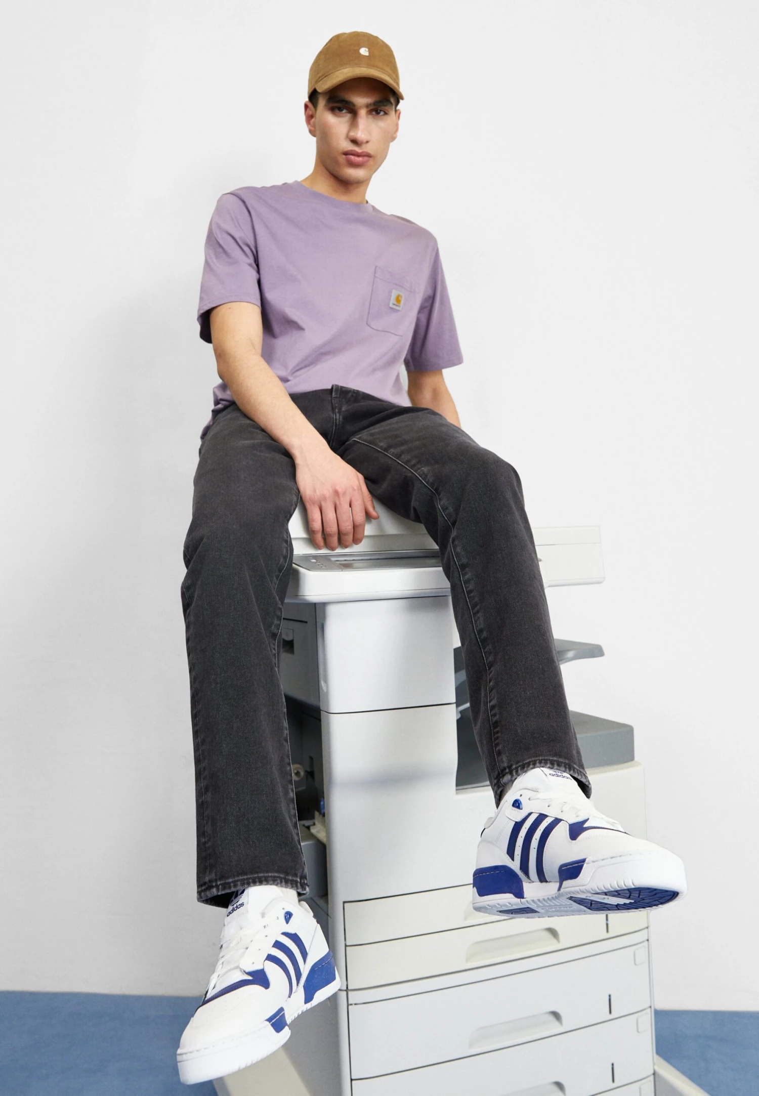 Adidas Originals Rivalry UnisexSneakers BasseFtwr White/Victory Blue/Vivid Red Uomo Scarpe AD115O1J2-A11 3 Adidas Originals Rivalry UnisexSneakers BasseFtwr White/Victory Blue/Vivid Red Uomo Scarpe AD115O1J2-A11 - immagine 3