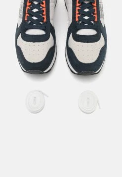 Napapijri Febos Sneakers BasseWhite/Navy Uomo Sneaker NA612O04I-A11 11 Napapijri Febos Sneakers BasseWhite/Navy Uomo Sneaker NA612O04I-A11 -Chic Scarpe Negozio e853196812cb4362880bd39f4f00126d