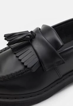 Dr. Martens Adrian MonoScarpe Senza LacciBlack Smooth Donna Scarpe Piatte DO215C01C-Q11 11 Dr. Martens Adrian MonoScarpe Senza LacciBlack Smooth Donna Scarpe Piatte DO215C01C-Q11 -Chic Scarpe Negozio f42631b4a9774114b0d2f8109848785a