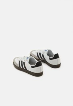Adidas Originals Samba OgSneakers BasseFootwear White/Core Black/Granit Donna Sneakers AD115O03M-A11 9 Adidas Originals Samba OgSneakers BasseFootwear White/Core Black/Granit Donna Sneakers AD115O03M-A11 -Chic Scarpe Negozio f930460d0e4b41859425f45938e6c457